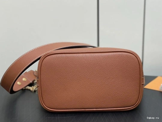 12CM x x VUITTON 20.5 LOUIS 20 - Walk and Lock 0817